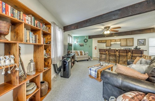 Ruidoso House | Ruidoso Home w/Balcony ~ 16 Mi to Ski Apache!