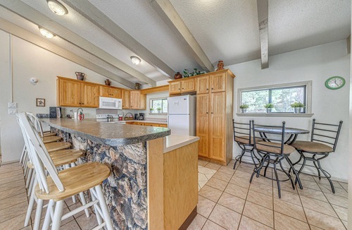 Ruidoso House | Ruidoso Home w/Private Wet Bar & Pool Table
