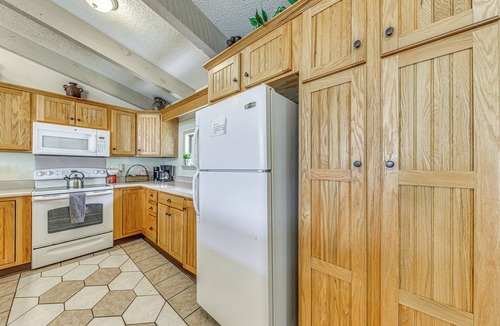 Ruidoso House | Ruidoso Home w/Private Wet Bar & Pool Table