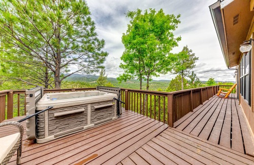 Ruidoso House | Ruidoso 'Memories Mountain Retreat' w/Hot Tub!