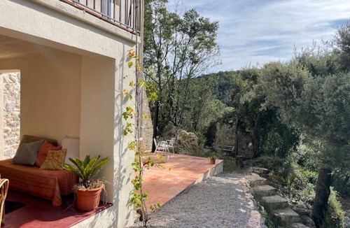 Reynes Cottage | Ruim Catalaans Vakantiehuis met Uitzicht
