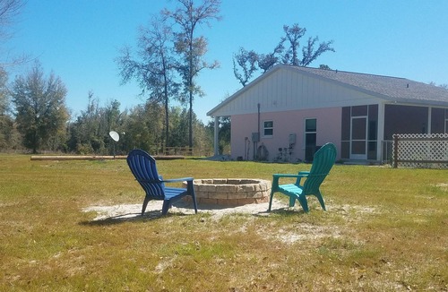 Fort White House | Rum Island country "Pink House"