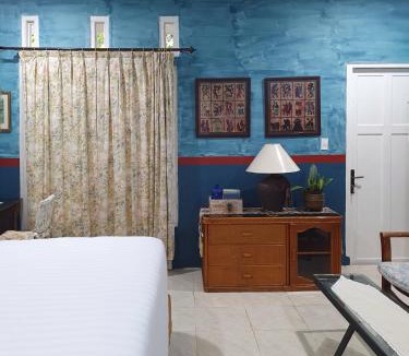 Simanindo Bed & Breakfast | Ruma Kaca Simanindo Bed&Breakfast