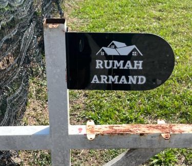 Sungai Baru Tengah Villa | Rumah Armand 3 Bedroom with Swimming Pool Pengkalan Balak Tg Bidara Masjid Tanah Melaka