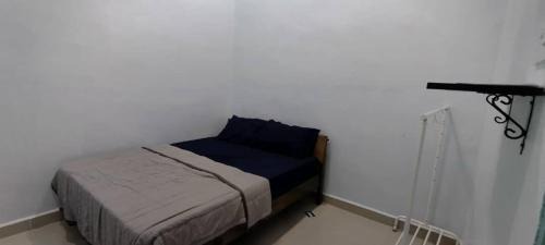 Kuantan Apartment | Rumah Biru Homestay