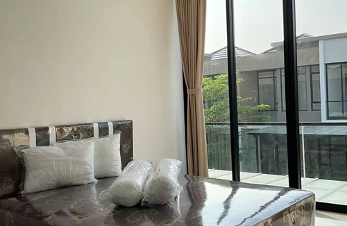 Cikokol House | Rumah Dallas pik 2 dan free pembantunBanyak tempat wisata kuliner, klub, pantai