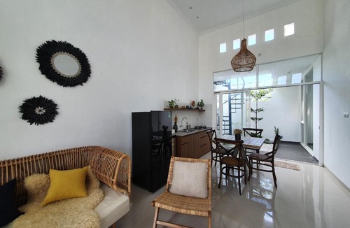 Banyuwangi House | Rumah E 8 Banyuwangi Residence