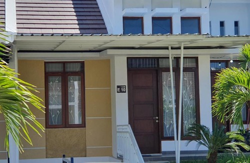 Banyuwangi House | Rumah E 8 Banyuwangi Residence