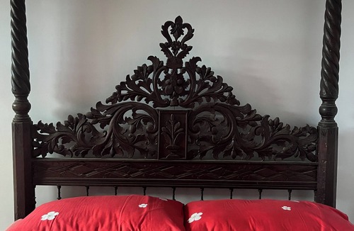 Banyuwangi Bed & Breakfast | Rumah gaya modern dan tradisional dengan interior khas Osing yang autentik