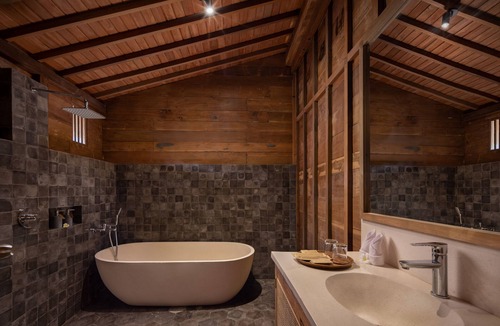 Lodtunduh Resort | RUMAH KAYU RESORT