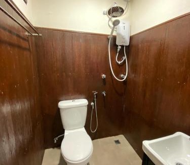 Kampung Bukit Tok Beng Ski Chalet | Rumah Kebun Gucher