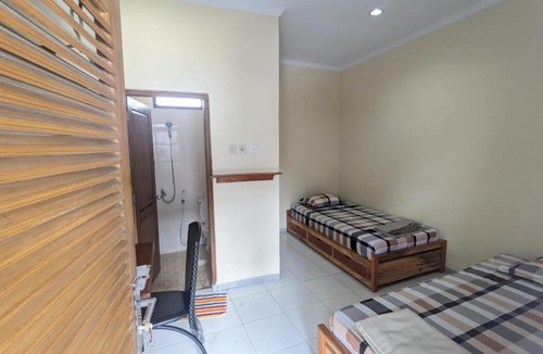 Central Yogyakarta House | Rumah Pagar Merah Homestay