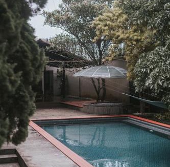 Setiabudi House | Rumah Pelita by Villa Lantera - Tennis Court & Swimming Pool