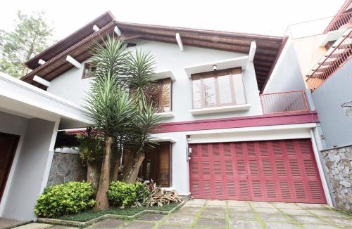 Setiabudi House | Rumah Pelita by Villa Lantera - Tennis Court & Swimming Pool