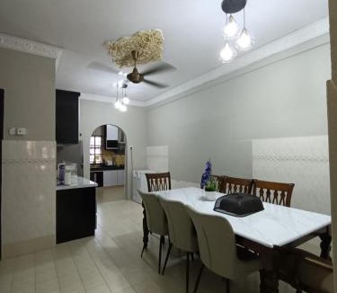 Kuantan House | RUMAH RAISHA PRIVATE POOL