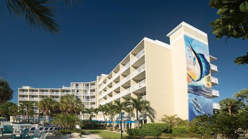 St. Pete Beach Resort | RumFish Beach at TradeWinds