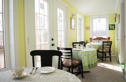 Indian Brook Bed & Breakfast | Rumi Guest House on the Cabot Trail