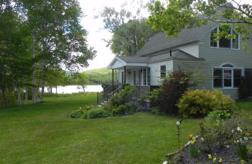 Indian Brook Bed & Breakfast | Rumi Guest House on the Cabot Trail