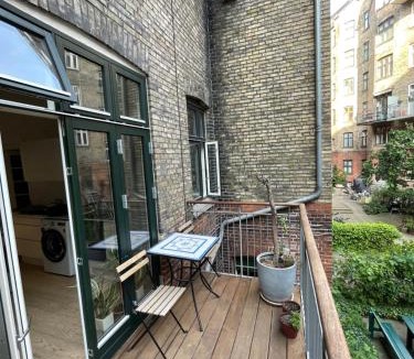 København V Apartment | Rummelig Københavnerlejlighed