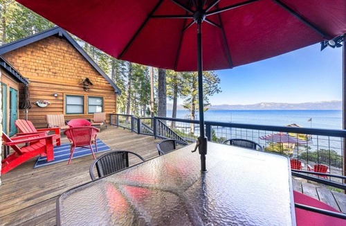 Cedar Flat House | Runabout Lakefront. Private beach and pier