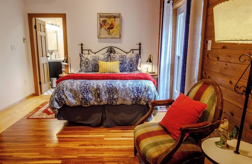 Bloomfield Bed & Breakfast | Runaway Rooster B&B - The Roost