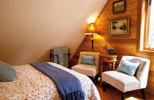 Bloomfield Bed & Breakfast | Runaway Rooster B&B - The Coop