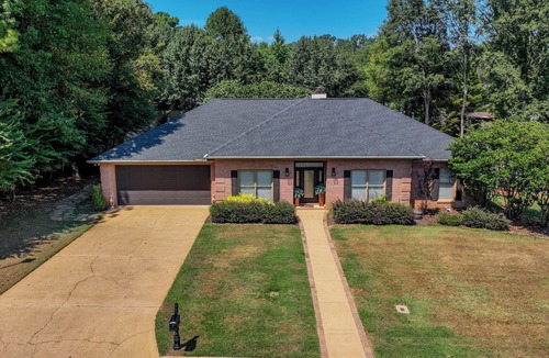 Northport House | Running Back Roost - Swimming Pool, Fenced in, & More!