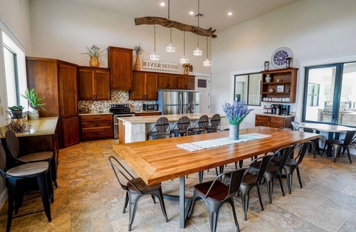 Sabinal House | Running V 6 rounds of golf included ends 5/2026