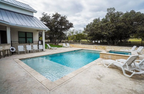 Sabinal House | Running V 6 rounds of golf included ends 5/2026