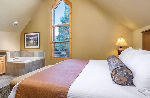 Klamath Falls Resort | Running Y Resort 2bdr Chalet