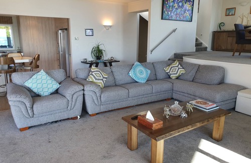 Raumati South Villa | Rupali Samudra