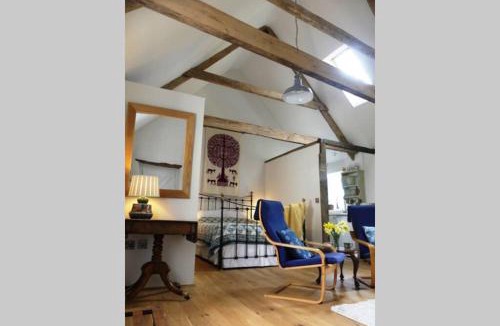 Cheriton Bishop Apartment | Rural 17th century barn studio apartment