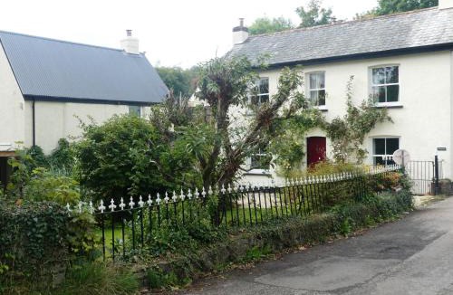 Cheriton Bishop Apartment | Rural 17th century barn studio apartment