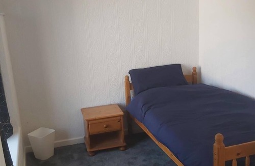 Cowbridge House | Rural Accommodation with a free pool table