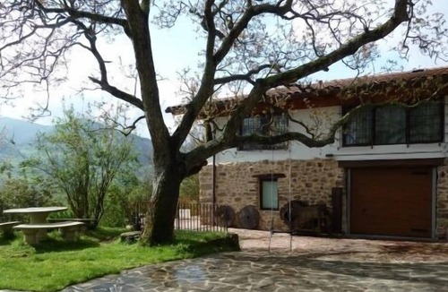Zegama Cottage | Rural apartment Arrieta Haundi for 12 people