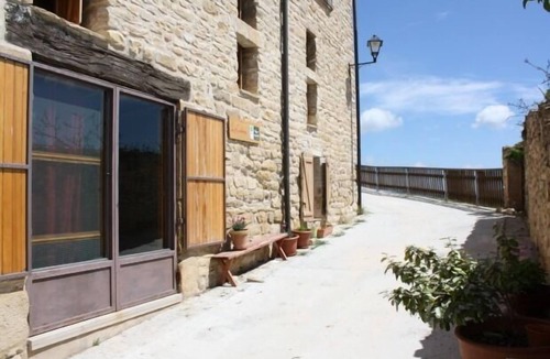 Guialmons Cottage | Rural apartment Les Cavallerisses for 4 people with jacuzzi