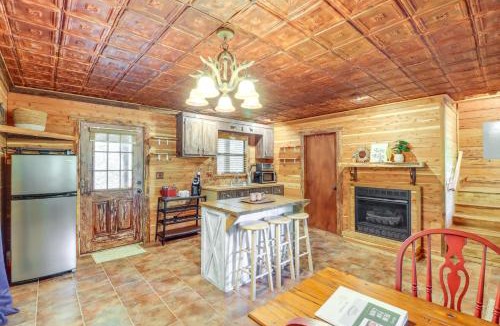 Heber Springs Apartment | Rural Arkansas Vacation Rental with Wraparound Porch