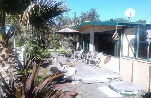 Te Awanga House | Rural/Beachfront Retreat