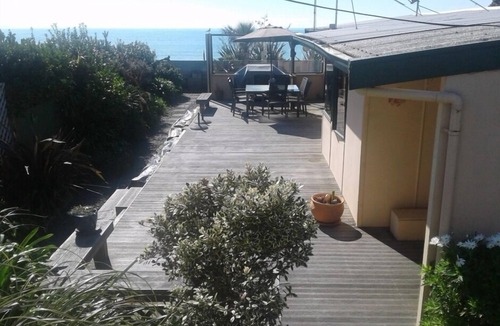 Te Awanga House | Rural/Beachfront Retreat