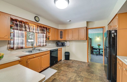 Byron House | Rural Byron Retreat w/Scenic Surroundings + Yard!