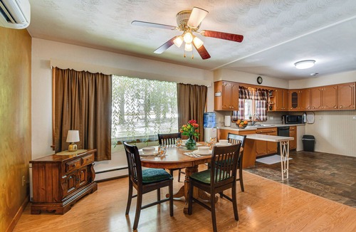 Byron House | Rural Byron Retreat w/Scenic Surroundings + Yard!