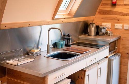 Forres Cabin | Rural Cabin With Hot Tub & Accessible Facilities