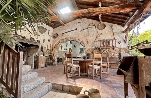 Essertines-en-Donzy Cottage | Rural Charm with Private Pool and Pets Allowed