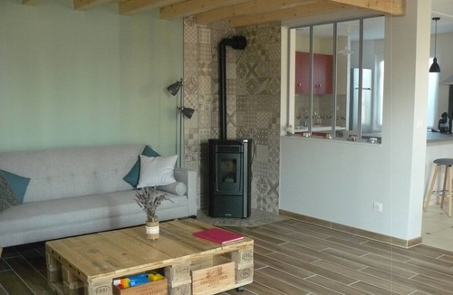 Saint-Symphorien-de-Lay Cottage | Rural cottage blue shutters