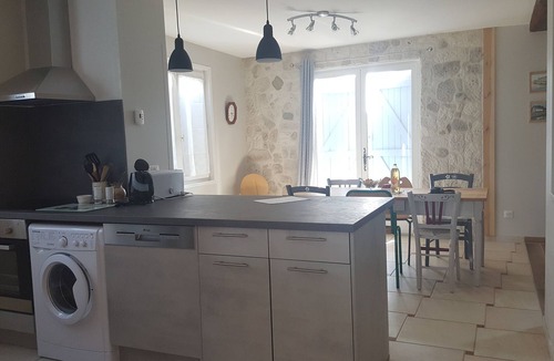 Saint-Symphorien-de-Lay Cottage | Rural cottage blue shutters