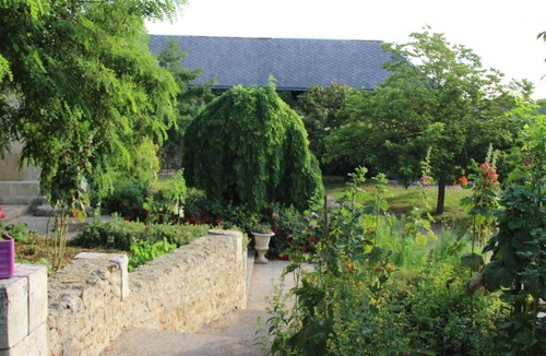 Cheille Cottage | Rural cottage near castles, pets welcome, large garden