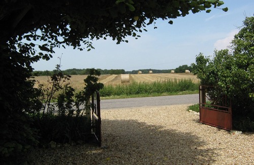 Villiers Cottage | Rural Cottage With Views Over Fields, tranquil setting