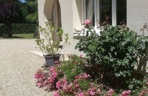 Verteuil-dAgenais House | Rural country retreat with private heated pool and driving range!