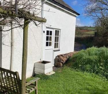 Bradninch Apartment | Rural Devon retreat in stunning Exe Valley.