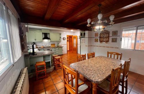 Biar House | Rural EL METGE Biar-Piscina Privada-Barbacoa-Calefacción-Chimenea